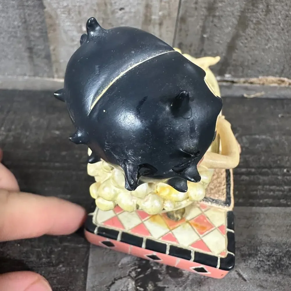 BETTY BOOP FIGURINE 